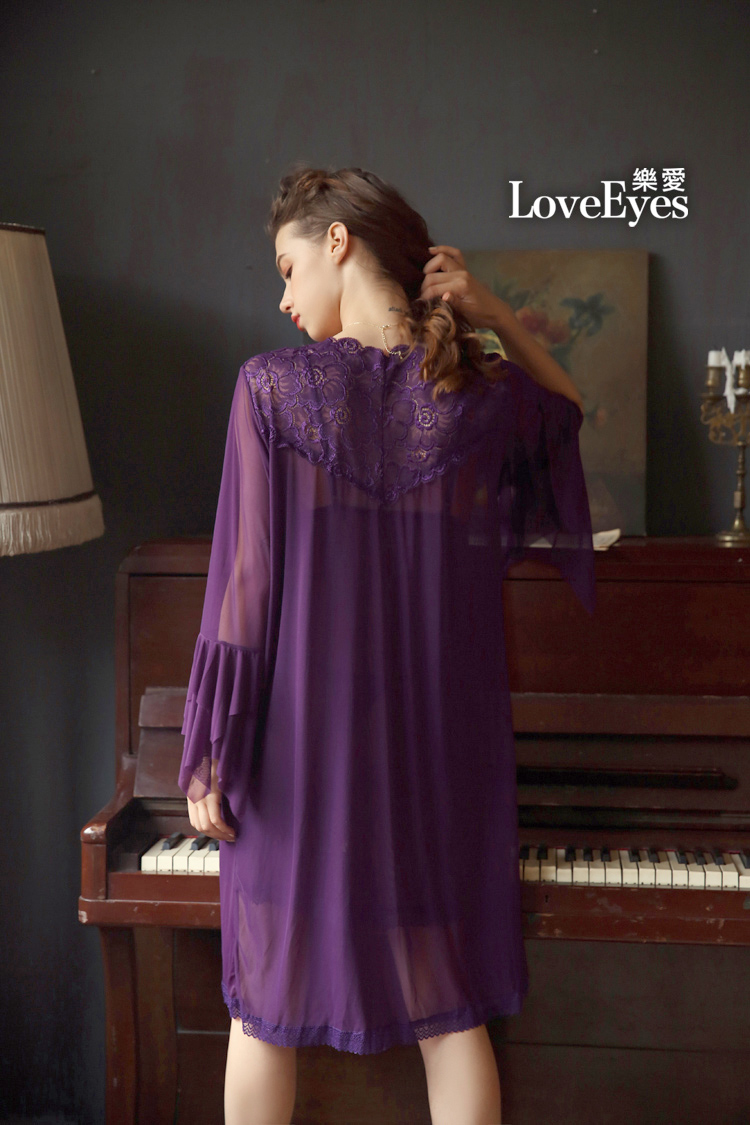 【樂愛】歐美情趣蕾絲罩衫網紗睡袍居家緞面網襪吊帶襪馬甲跨年三件式-酒紅紫色黑色(共三色)